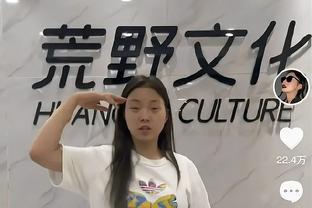 比杰伦强？！某大学橄榄球队举办扣篮大赛 胯下换手&360度都有~